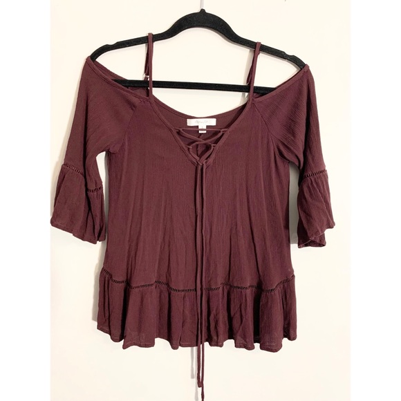 🌱2/$15 Burgundy off the shoulder top - Picture 2 of 2